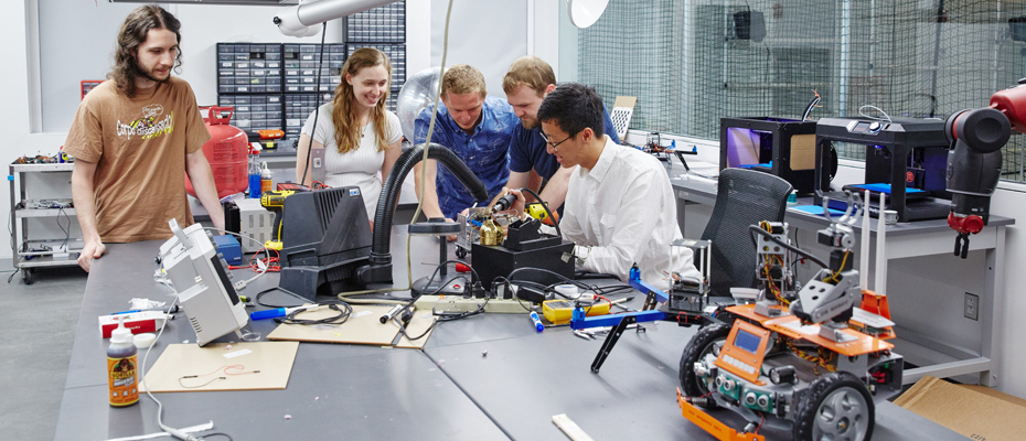 web_1RoboticsLab_0347